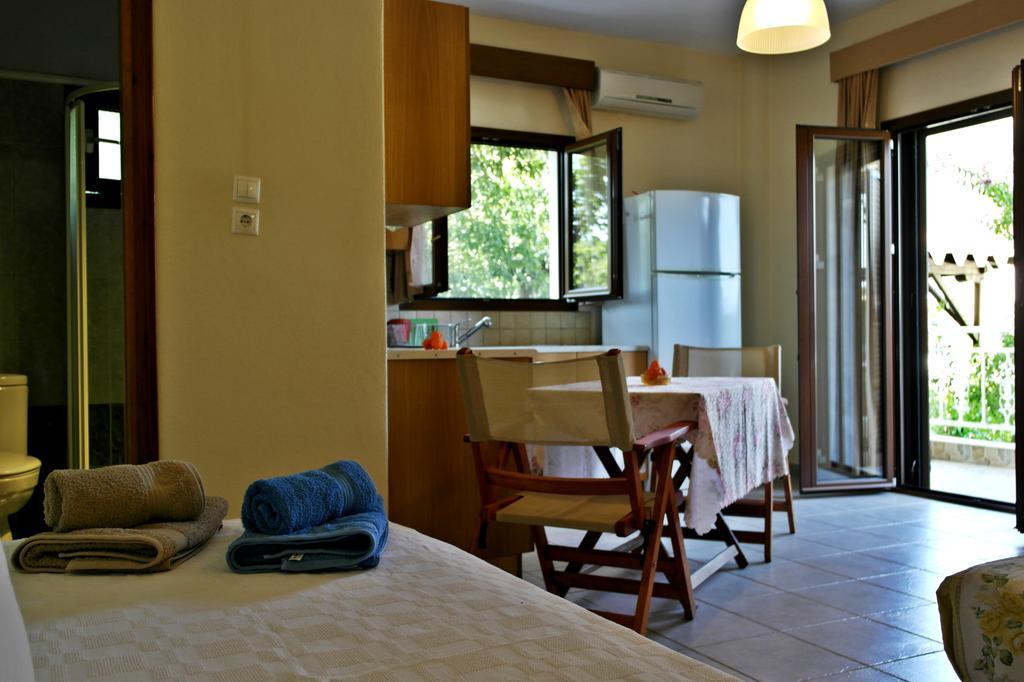 Roula Rooms Стратоніон Екстер'єр фото